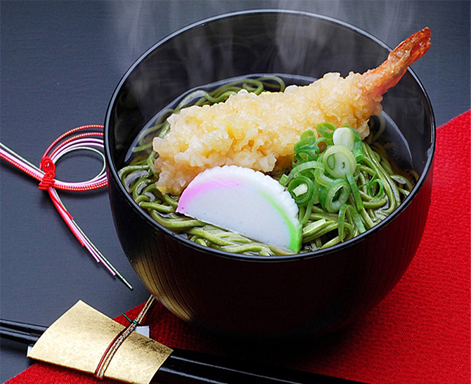 宇治抹茶入り茶そば「萌木」